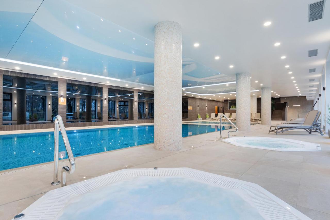 Luxurious Apartment Nadmorskie Tarasy Kolobrzeg By Renters Prestige Екстериор снимка