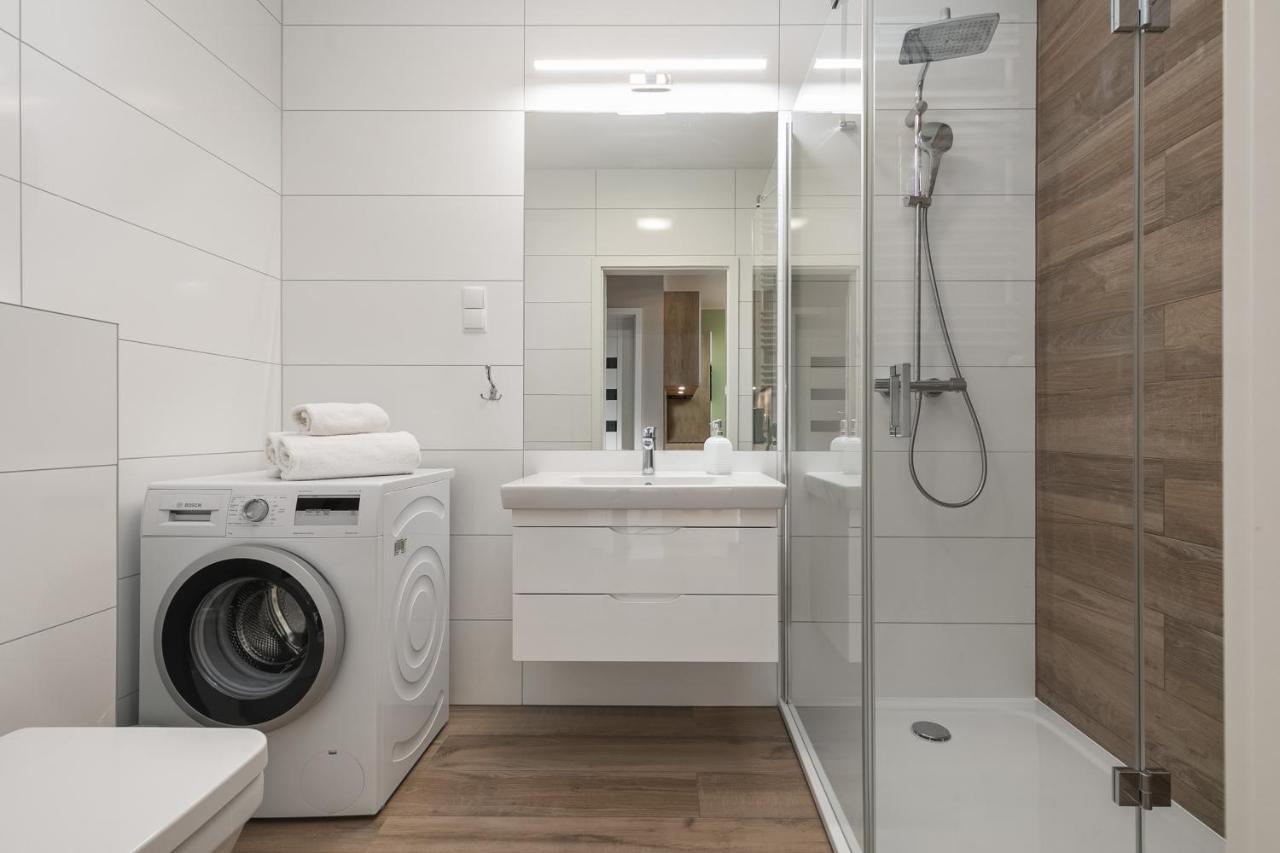 Luxurious Apartment Nadmorskie Tarasy Kolobrzeg By Renters Prestige Екстериор снимка